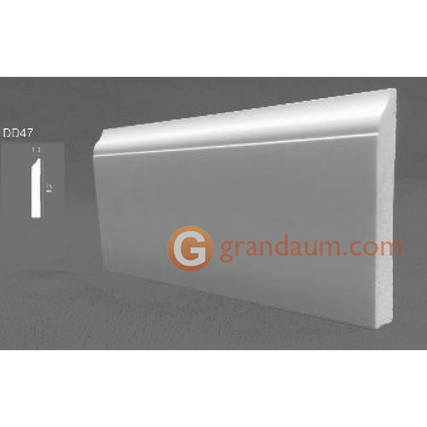 Напольный плинтус с гладким профилем Decor dizayn DD47