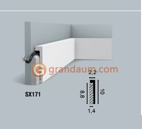 Напольный плинтус с гладким профилем Orac decor SX171