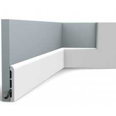 Напольный плинтус с гладким профилем Orac decor SX184-RAL9003