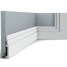 Напольный плинтус с гладким профилем Orac decor DX180 2,6 м