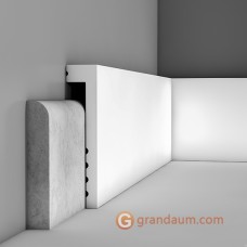 Напольный плинтус с гладким профилем Orac decor SX171