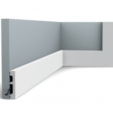 Напольный плинтус с гладким профилем Orac decor SX157-RAL9003 крашеный