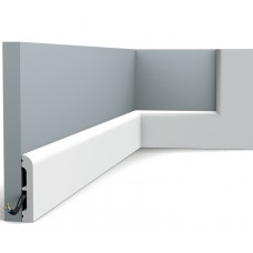Напольный плинтус с гладким профилем Orac decor SX183-RAL9003 крашеный